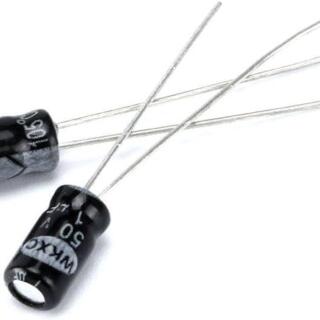Capacitor Electrolítico De Aluminio 1uF 50V 4x7 mm